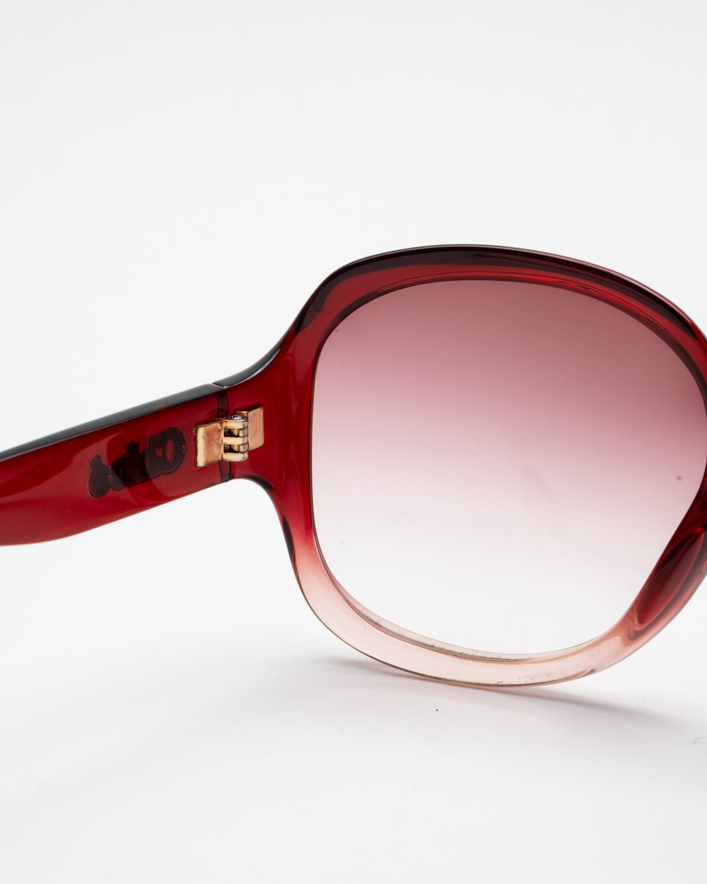 Chloé CL2227 C3 Raspberry Gradient Oversized Sunglasses